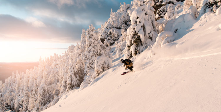 Kvitfjell en helt vanlig helg år 2019 i skarven november-december. Sindre Aarøy Holtet brassar på.