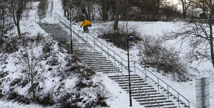 Henrik Harlaut har signat med svenska nya märket Flaxta och kör med deras ryggskydd Behold.