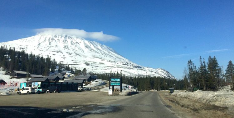 Gaustatoppen sträcker sig över 1800 meter hög.