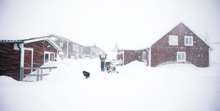 Snöbrist i stora delar av landet, men inte i Riksgränsen.