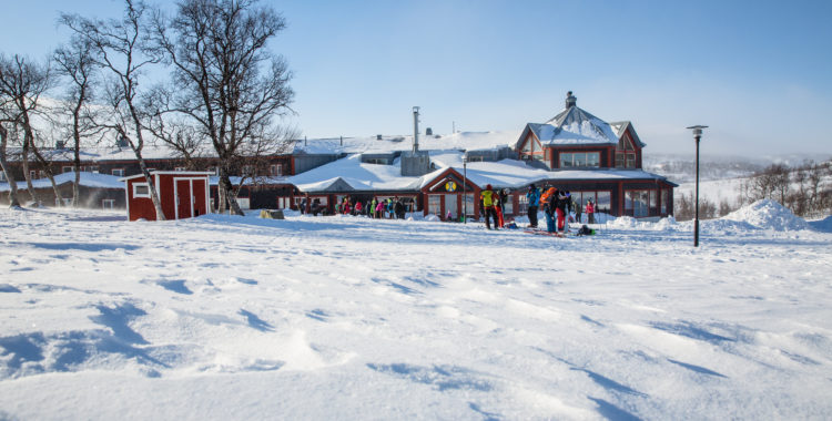 Storulvåns fjällstation utanför Åre är öppen som vanligt, dock med tydliga riktlinjer för att minska smittorisken.