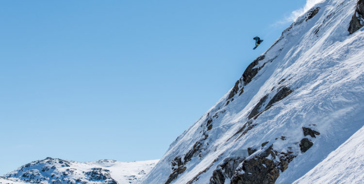 NM blir förhoppningsvis om inte corona-läget förvärras och nya direktiv kommer från ansvariga myndigheter. 
Här flyger William Larsson fram under i kvalet på NM förra vintern.