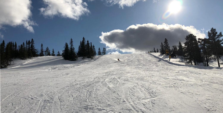 Säsongens allra sista svängar i ett soligt, krispigt och corona-ödsligt Sälen. 