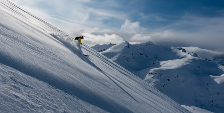 First tracks på Steinskartinden gäller det att vara på hugget för, men det finns en anledning till att det är ett populärt fjäll!