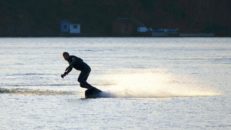 Awake elektriska surfbrädor: No waves? No problem!