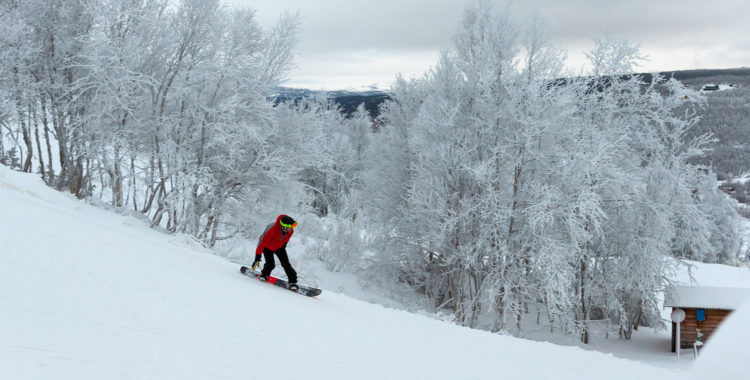 Härliga första carvingsvängar för säsongen, mitt i pandemin.