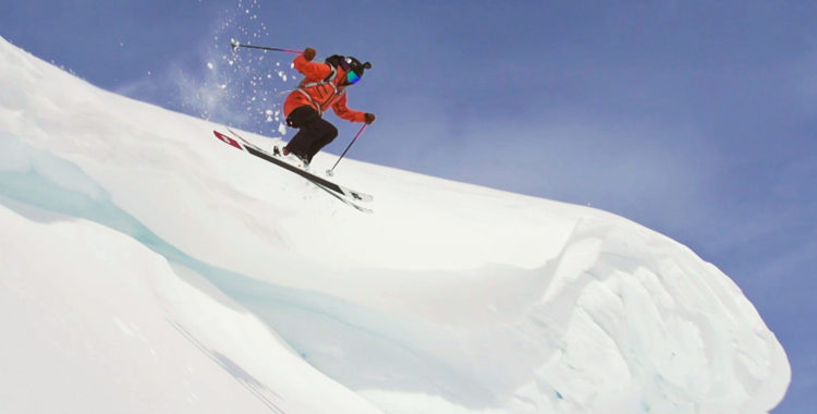 Professionella åkaren Evelina Nilsson tar en rejäl flygtur. 