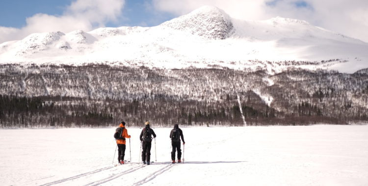 Sjön över till Daevnie tillsammans med Sebastian Viklund på Kittelfjäll Adventure