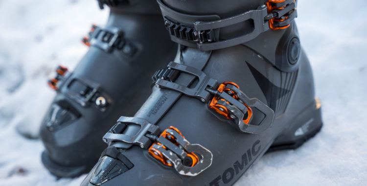 Tänk att skidåkarens viktigaste pryl ska behöva vara så bråkig och omständlig ibland.