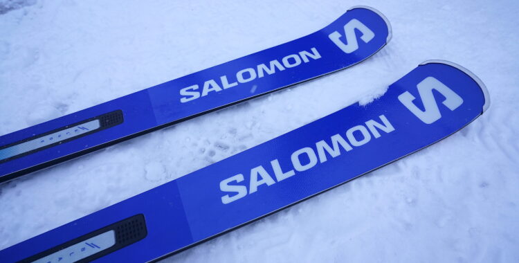 Teståk på pistskidan Salomon S/Race GS.