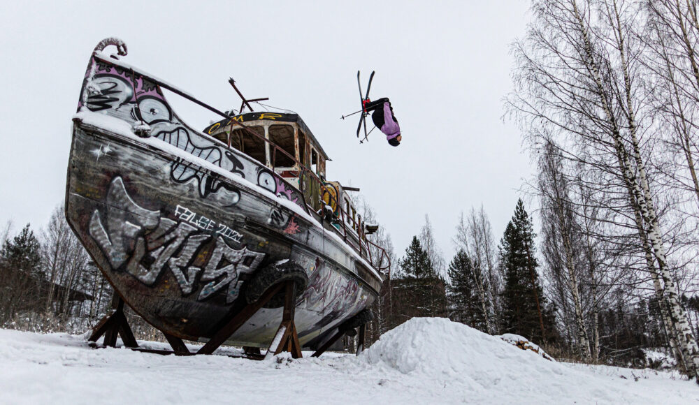 2022-01-02-Ship-flip-by-Hannu-Korpela-1000x580.jpg