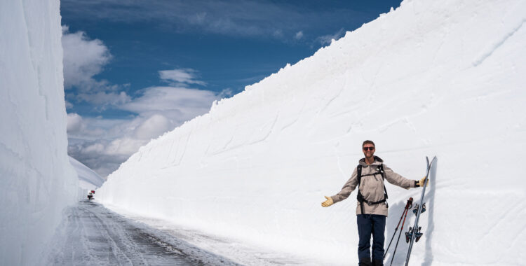 Overkliga mängder snö i Stryn.