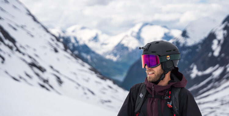 Freerides Chefredaktör feb 2017 - aug 2022 Anders Wingqvist njuter i Stryn av vinter på fjället och grönskande sommar nere i dalen.