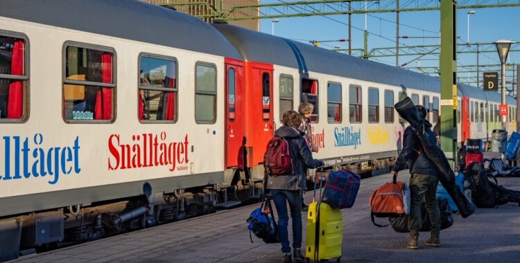 Ta tåget till Alperna i vinter.