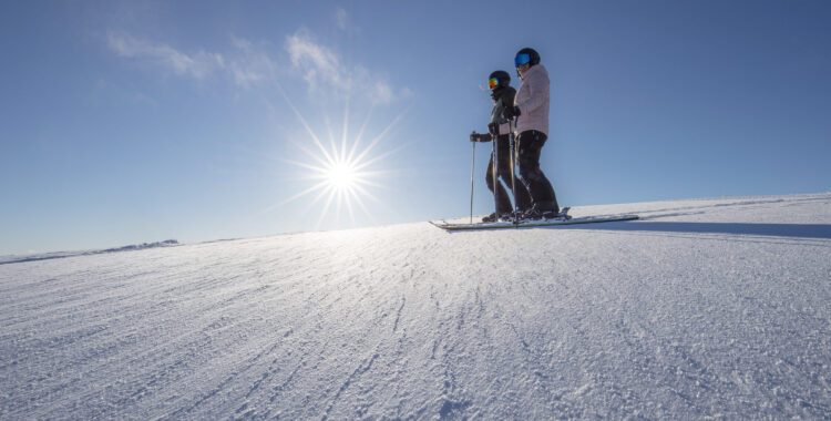 Skidåkning inom Skandinavien är hett just nu för svenskar.