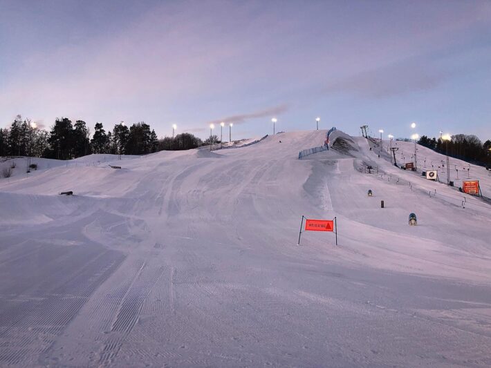 En av nedfarterna i Ekholmsnäs.