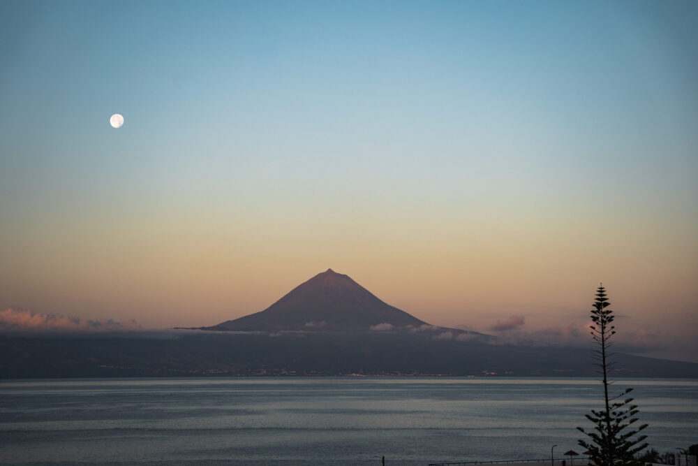 Pico2-Moon-2-1000x667.jpg