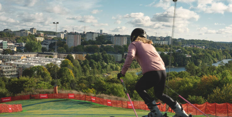 Hammarbybacken öppnar för sommarskidåkning 11 maj