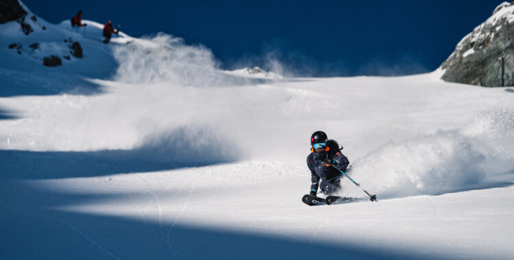 Sofie Gidlund åker puder i Verbier, Schweiz.