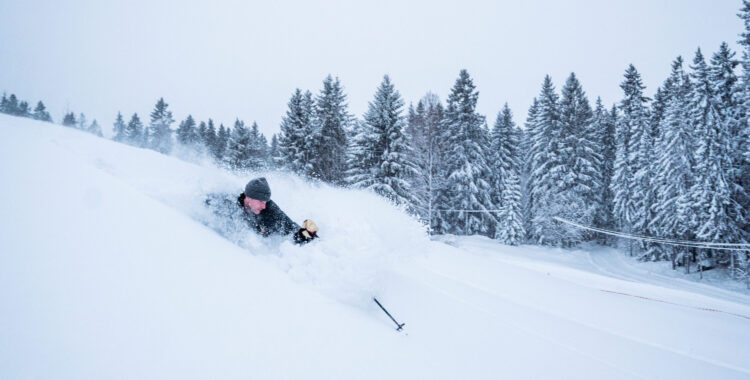 Edvin Olsson pumpar puder i Gävle.