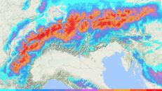 Puderlarm: 1,5 meter (!) snö påväg mot Frankrike