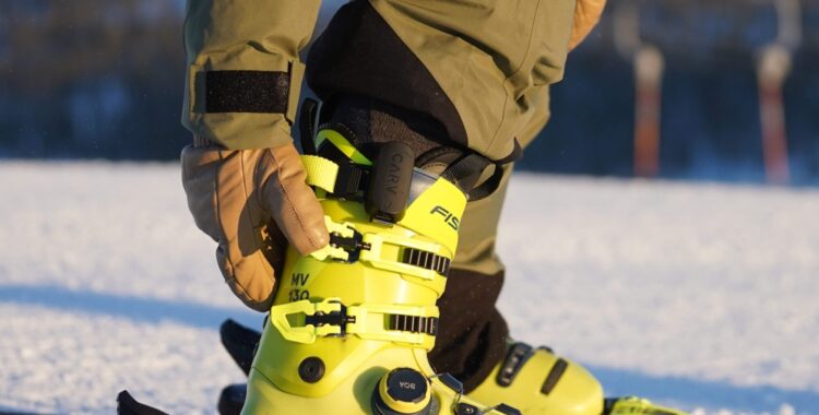 CARV2 sensorn placeras utvändigt på pjäxan.