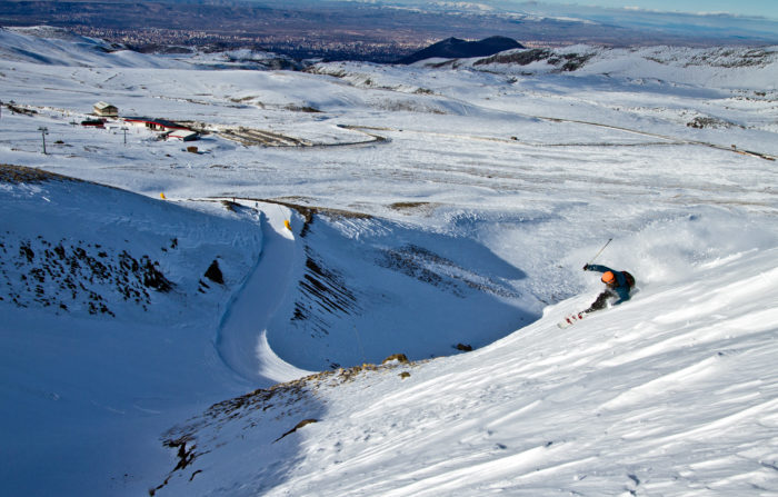 Staden, vulkanen och en stor skidort