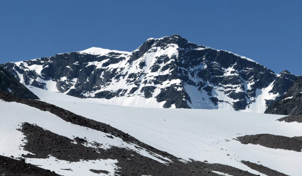 Kebnekaise_viewed_from_Tarfala_valley_-_narrower_crop-1000x582.jpg