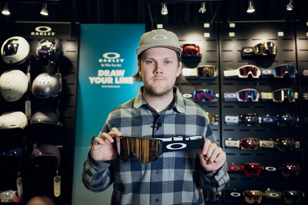 Oakley-1000x667.jpg
