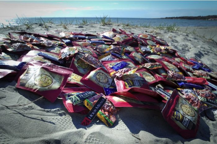 Grabbarna testar maten innan resan. Frystorkat är det som gäller!