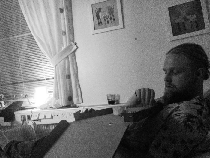 Efter en lång och förjävlig dag på Mölndals akutmottagning fick vi tillslut komma till ett eget rum på Sahlgrenska. Pizza & movie