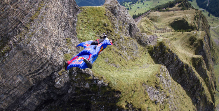 Träffa en modern gladiator - Wingsuitaren Jokke Sommer