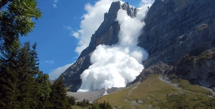 Enorm lavin i Gridelwald