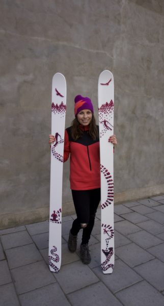 Sandra Fransson och skidan som kommer att göras i sju exemplar