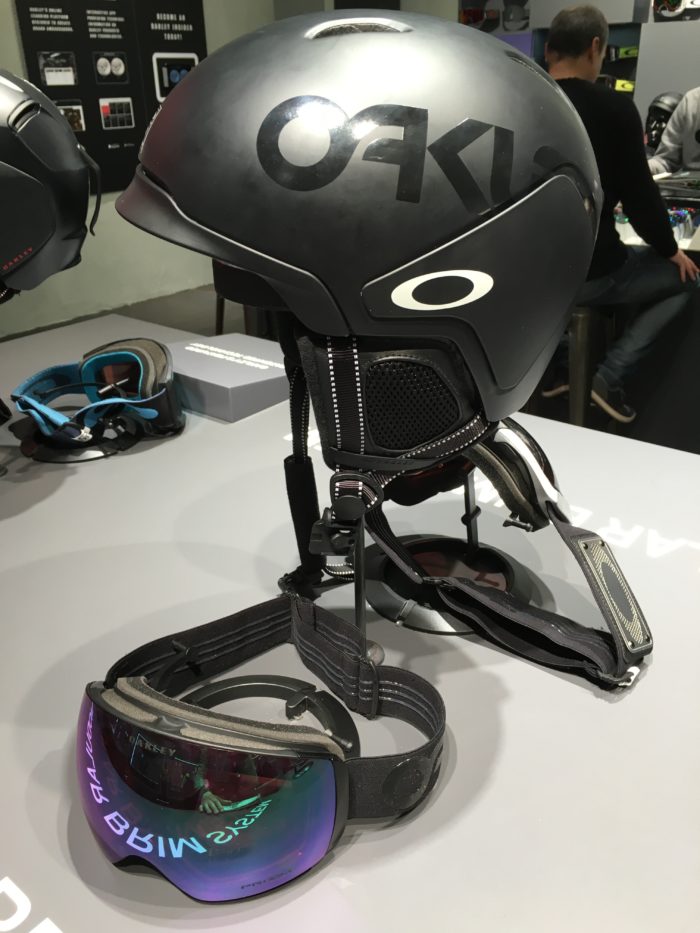 Oakley 16/17