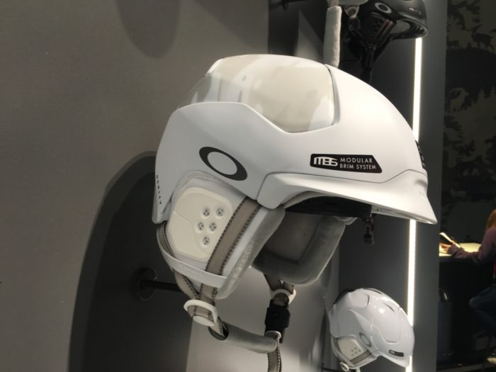 Oakley 16/17