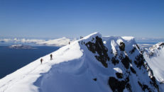 Ski touring från segelbåt på Svalbard