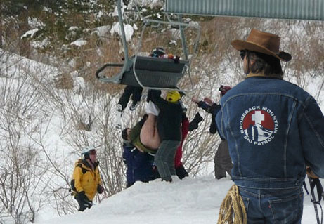 naked_skier_rescue.jpg