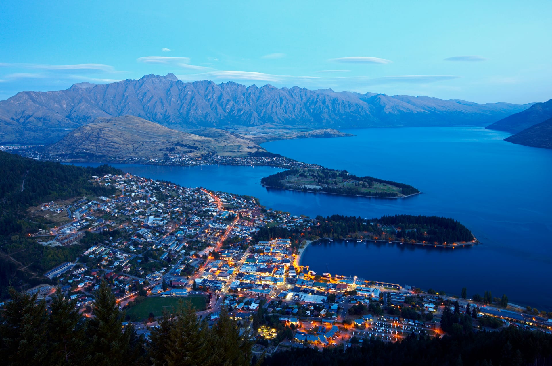 www.queenstown.com