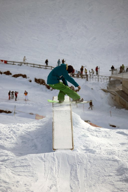 bs noseslide-sw up- fs tailslide-270 av. Foto: nån israel. Åkare: rickard Croy.