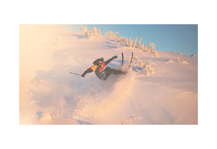 Surfar. Foto: William Larsson. Åkare: Gnargust Force Mane.