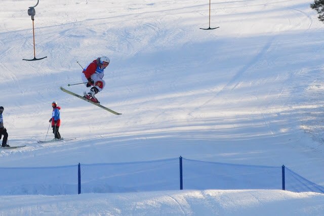 Härlig dag i Måttsund med puckeltävlingar osv, . Foto: Daniela Barros. Åkare: Challe Fredrickson.