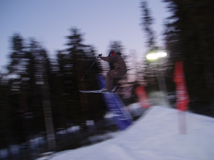 Ganska stort överhopp hahah xD. Foto: David Andersson. Åkare: Hampus Hammarquist.