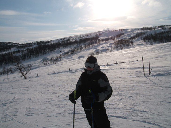 Anders framför Ramundbergets park. Foto: Rickard Blomgren. Åkare: Anders Blomgren.