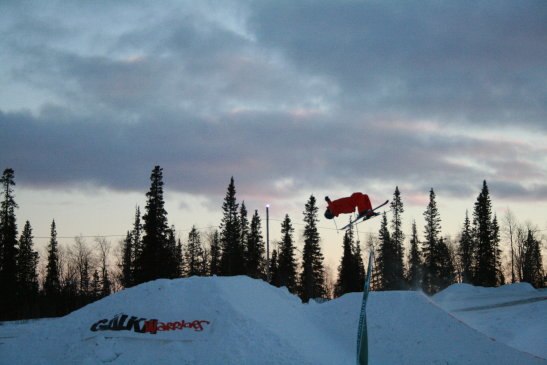 Sw back på grunge cupen.

. Foto: Erik. Åkare: Mi chiamo johan.