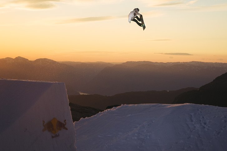 Rysshoppet i Fonna runt 11-tiden på kvällen med . Foto: Mats Kahlström [matskahlstrom.se]. Åkare: Mr. Tightpants.
