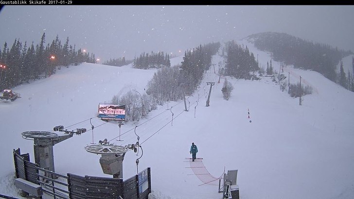 Snø og -5
Og DER kom det påfyll! Skal vi tro på.