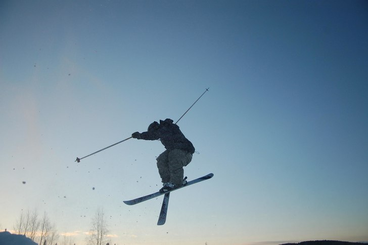 360 cross tailgrab. Foto: Daniel Eriksson. Åkare: Viktor Sandin.