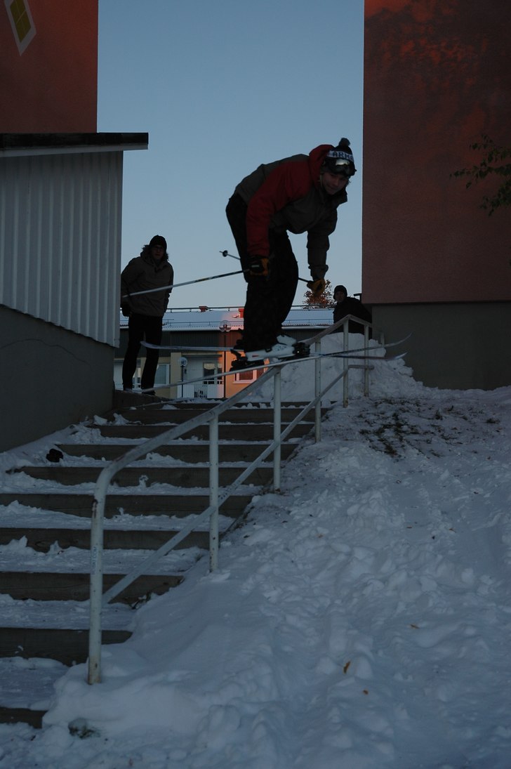 räcket finns på bergnäset för er som är intre. Foto: Daniel Rönnbäck. Åkare: Erik Sundström.