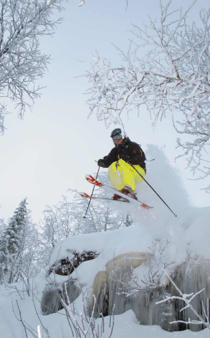 JoCke hoppar. Foto: Erik. Åkare: JoCke.
